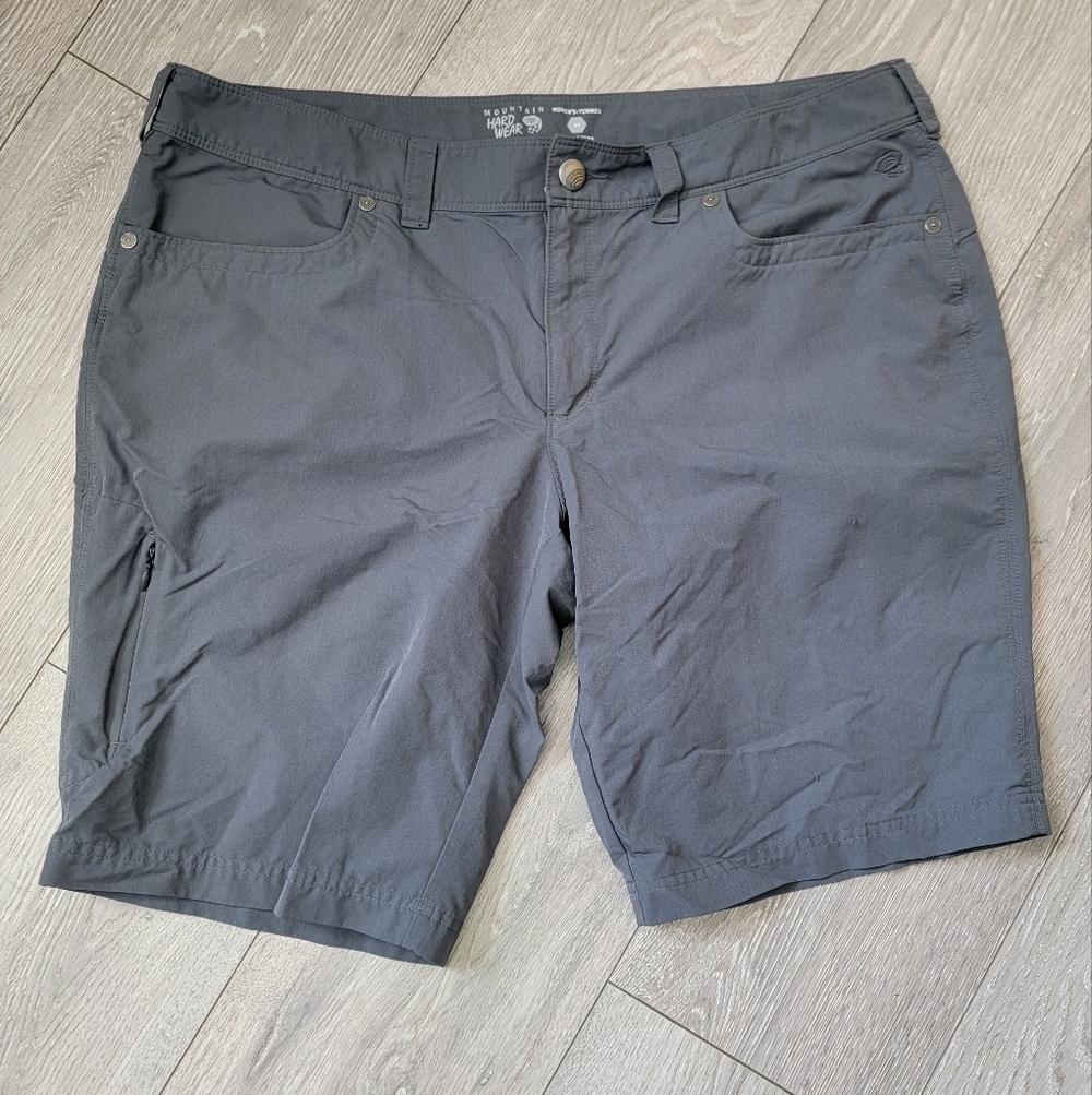 Mountain Hardwear Shorts